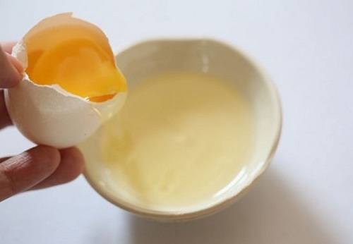Lòng Trắng Trứng trị mụn